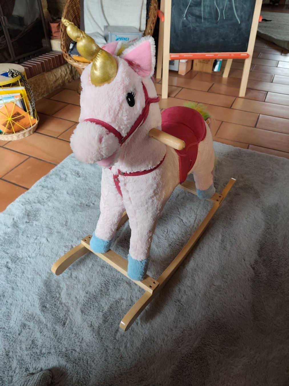 Bea Giocattoli: Cheval à bascule (licorne) – Usato da Orbe venduto da Arkesilas 1
