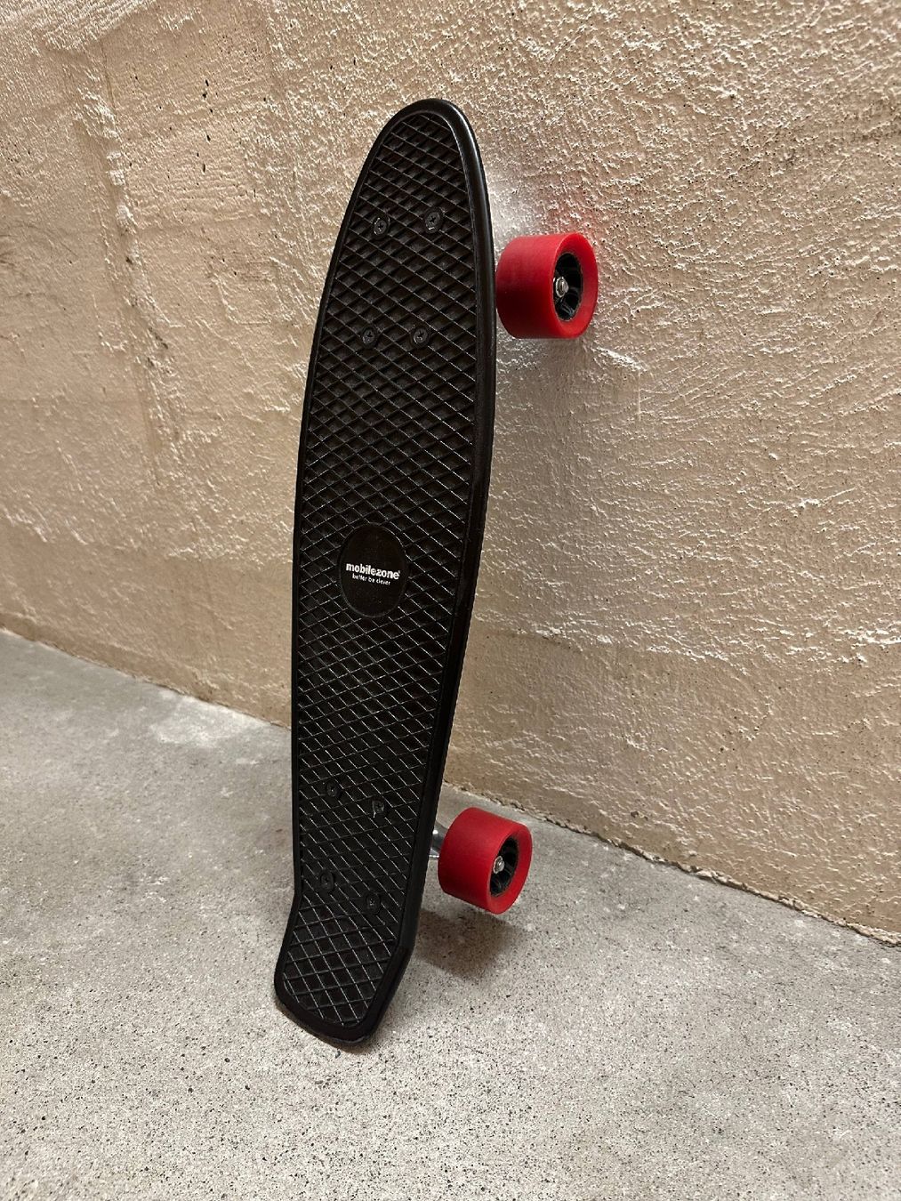 Skateboards: Skateboard mit roten Rädern - neu! – Nuovo (secondo la descrizione) da Pfäffikon ZH venduto da e13_x2n5 4
