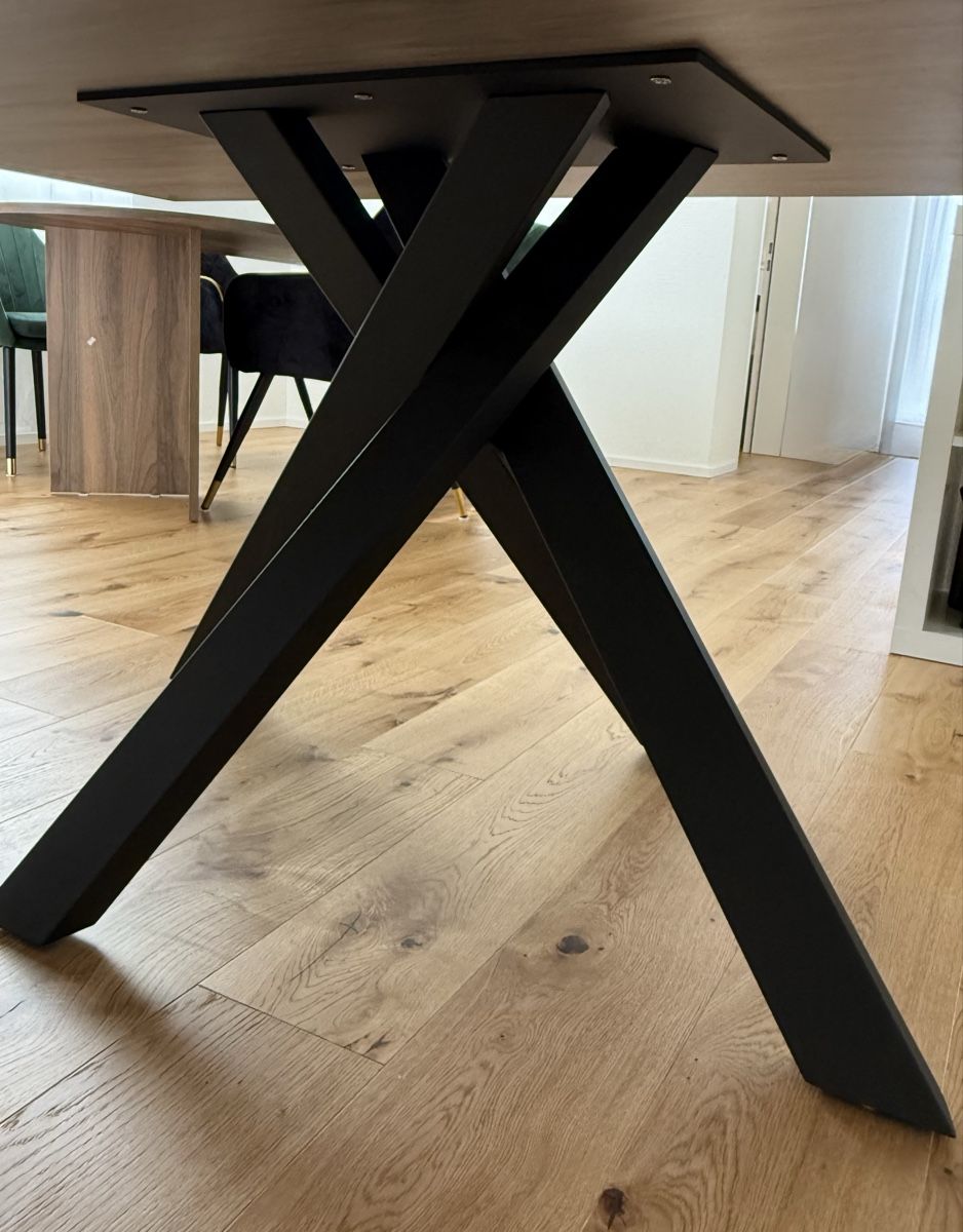 Tische: Esstisch (Tischplatte Holzoptik) – Gebraucht aus Gossau SG von laura_dema 3
