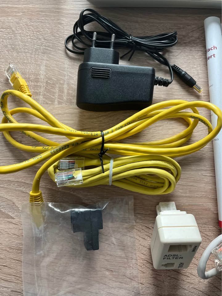 Zyxel Modem & Router: Router mit allen Kabeln – Usato da Fislisbach venduto da Hast1976 2