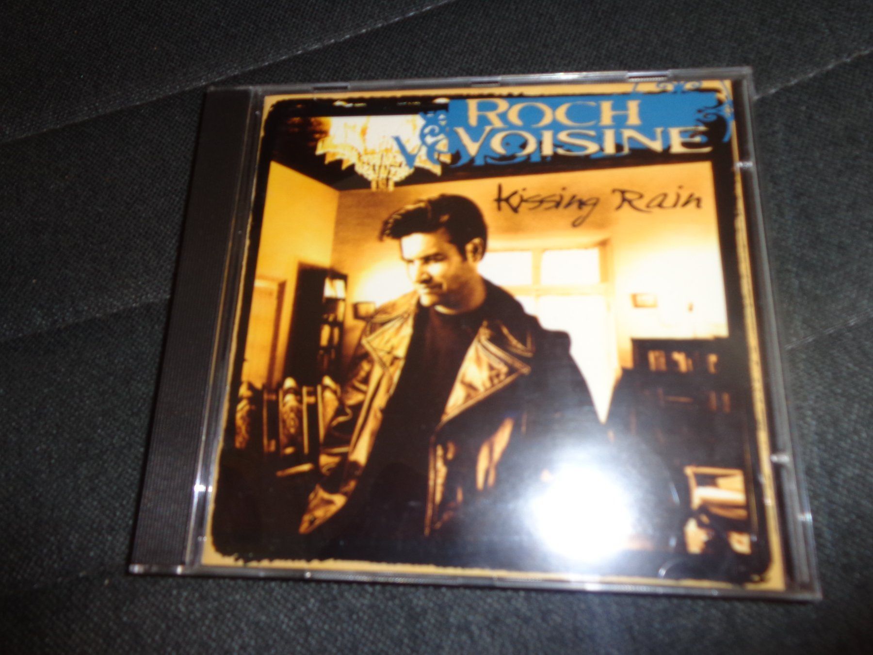 CD: Roch Voisine - Kissing Rain CD – Usato da Olten venduto da Disc-Ausverkauf