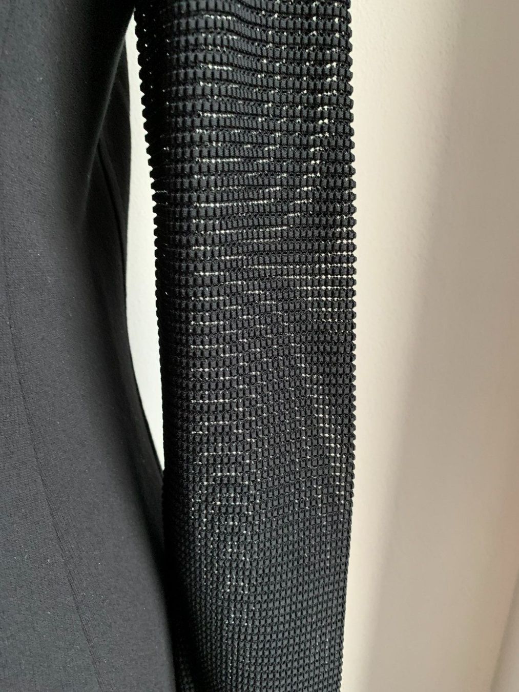 Akris Kleider: AKRIS: Schwarzes Kleid mit transparenten Armen, 36 – Neu (gemäss Beschreibung) aus Luzern von designluzern 3