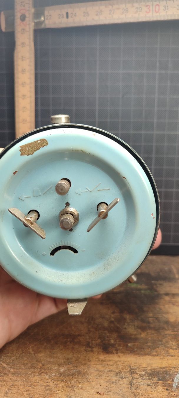 Sveglie: Wunderschöner alter Wecker Nr. 180 Avion – Usato da Gelterkinden venduto da MYSTOREFORYOU4460 4