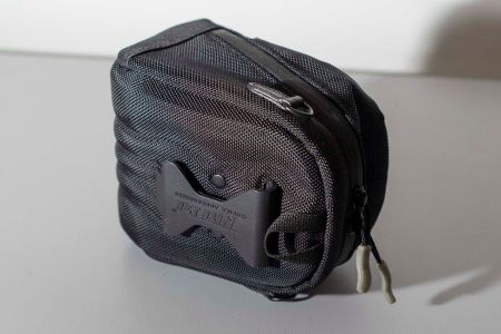 Neue Holster-Tasche mit Gürtel-Klip für Systemkameras