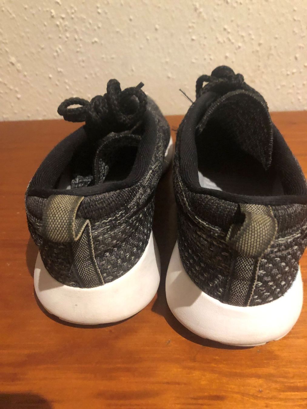 Nike Scarpe da donna: nike schuhe neu – Nuovo (secondo la descrizione) da Neuhausen am Rheinfall venduto da stundgirl 3