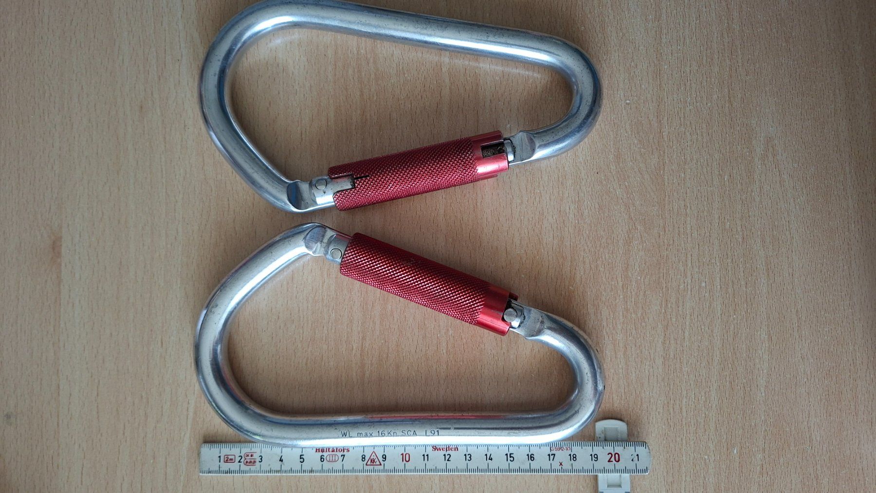 Kletterausrüstungen: Allzweckseil/Arbeitsseil mit Karabiner – Gebraucht aus Adligenswil von RolandoA 1
