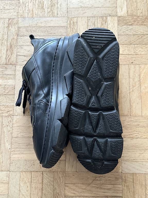 Scarpe da donna: Schwarze Leader Sneaker Copenhagen Studios  Gr.39  – Usato da Stäfa venduto da DearDarling 2