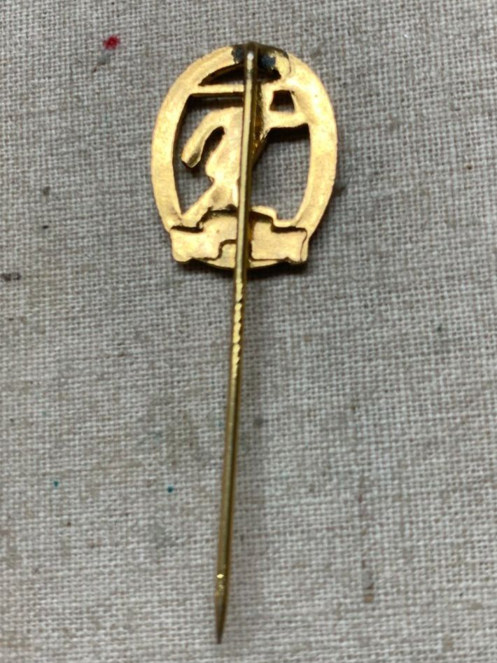Placchette & Badge: Deutscher Leichtathletik Verband - 1975. – Usato da Sorengo venduto da 74in 2