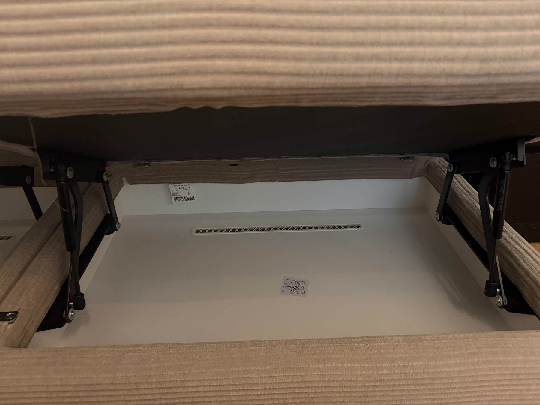 Ikea Sofas: Neuwertiges JÄTTEBO Sofateil in Beige – Neu (gemäss Beschreibung) aus Lyss von dom_r2gd 1