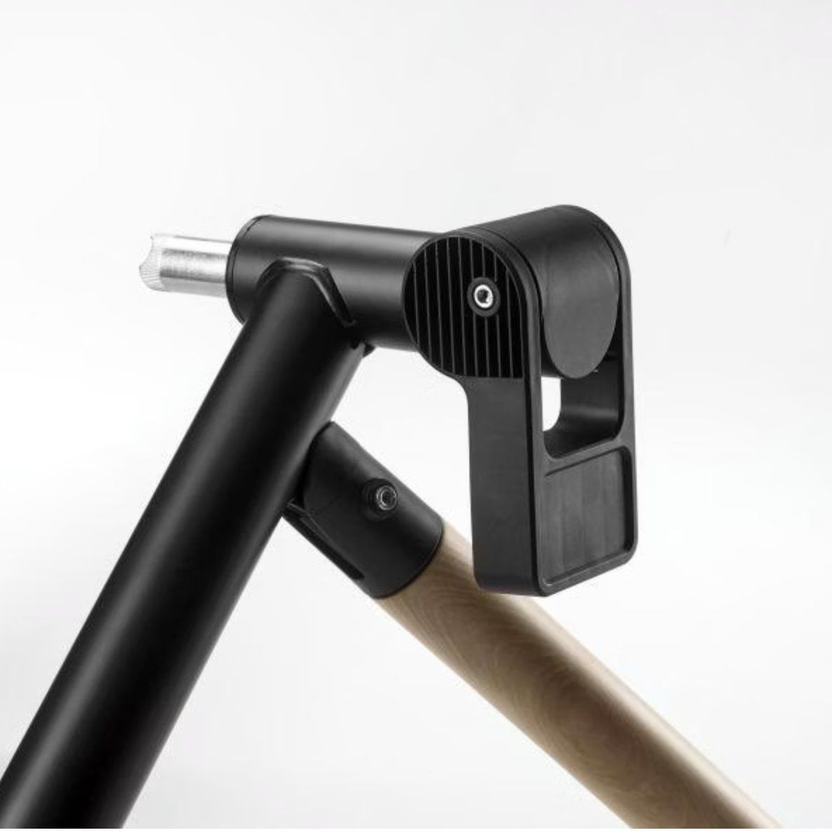 Vélos d'appartement: Elite Tuo Smart Heimtrainer – Neuf avec emballage d'origine à Schmitten FR par akkarin92 4