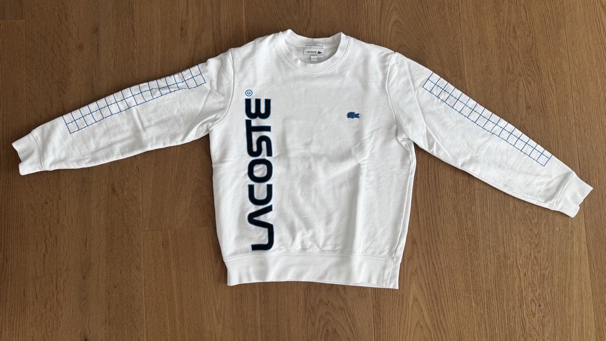 Lacoste Pullover & Sweatshirts: Lacoste Graphic Lines Pulli weiss Gr. S – Gebraucht aus Entlebuch von Dapodo