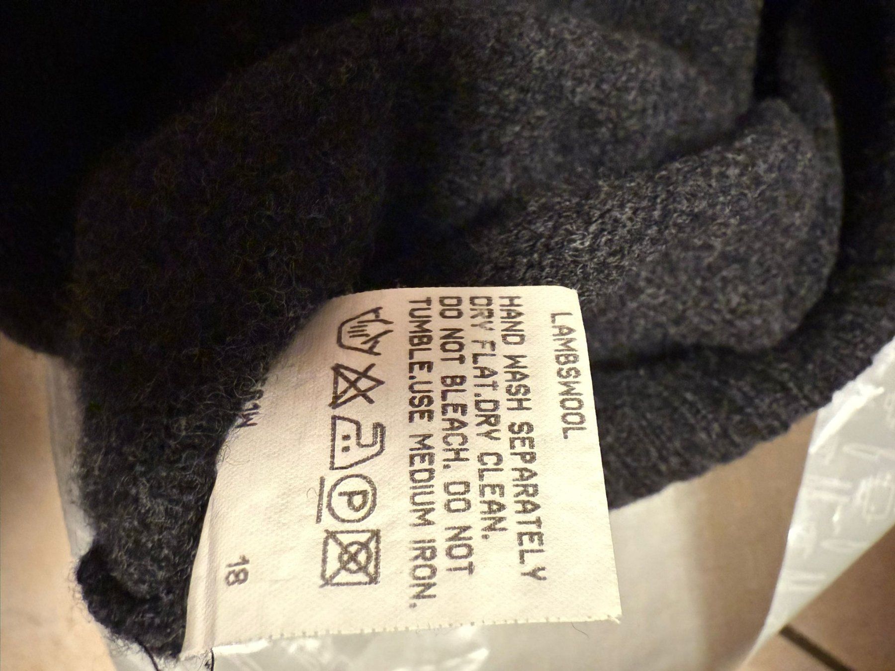 Joop Maglioni & Felpe: Pullover Joop! 100% Lambswool new Wool size 54 vintage – Usato da Muzzano venduto da Sidney_3 4