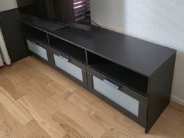Möbelstück schwarz mit Schubladen