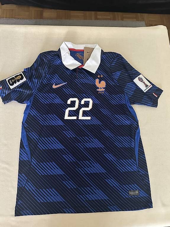 Leibchen & Hosen: Ekitike 22 Trikot – Gebraucht aus Birr von KingLaki