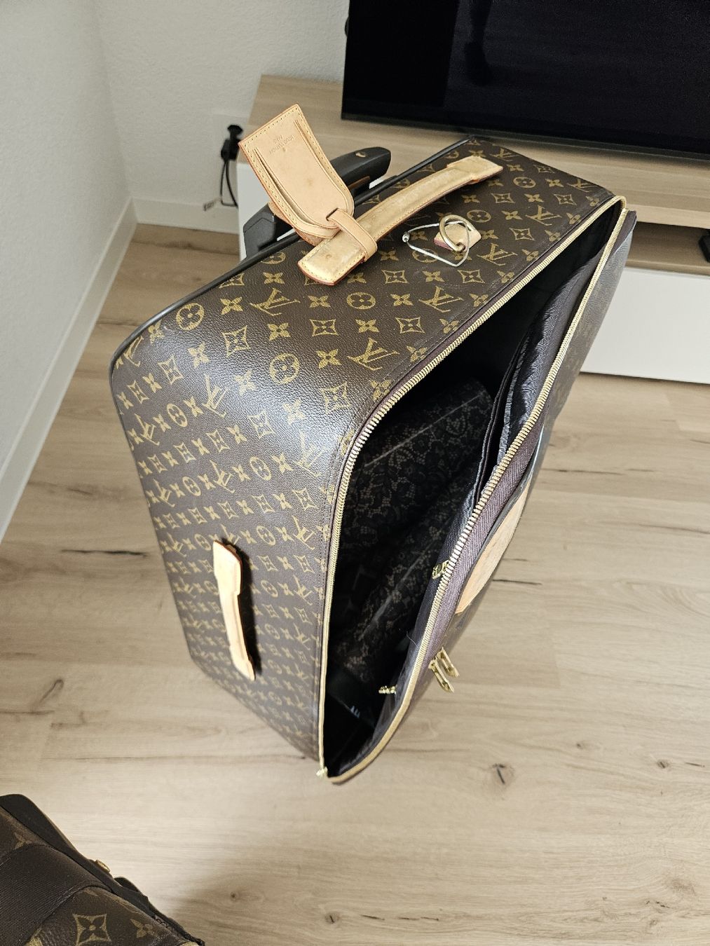 Louis Vuitton Valigie: 2 Borse Louis Vuitton Pegase 55 e 70monogram trolley, viaggi – Usato da Dottikon venduto da ivo_7hnj 6