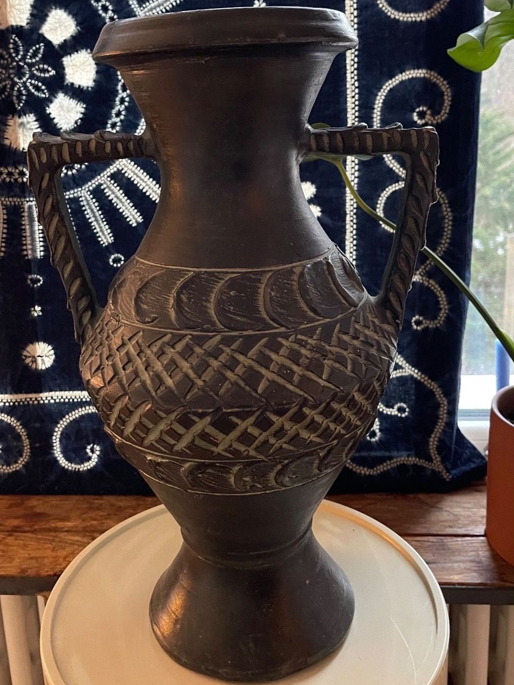 Vasen & Gefässe: Grosse Vase Deko Objekt braun schwarz massives Material – Gebraucht aus Nussbaumen AG von normajeanbaker 2