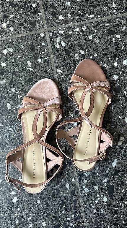 Scarpe da donna: Charles & Keith Sandalen rosa, Grösse 36 – Usato da Gockhausen venduto da enanaa