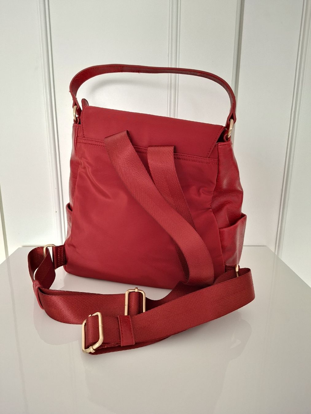 Desigual Zaini: Desigual sac à dos rouge brodé – Nuovo (secondo la descrizione) da Lutry venduto da Sim_Sta 4
