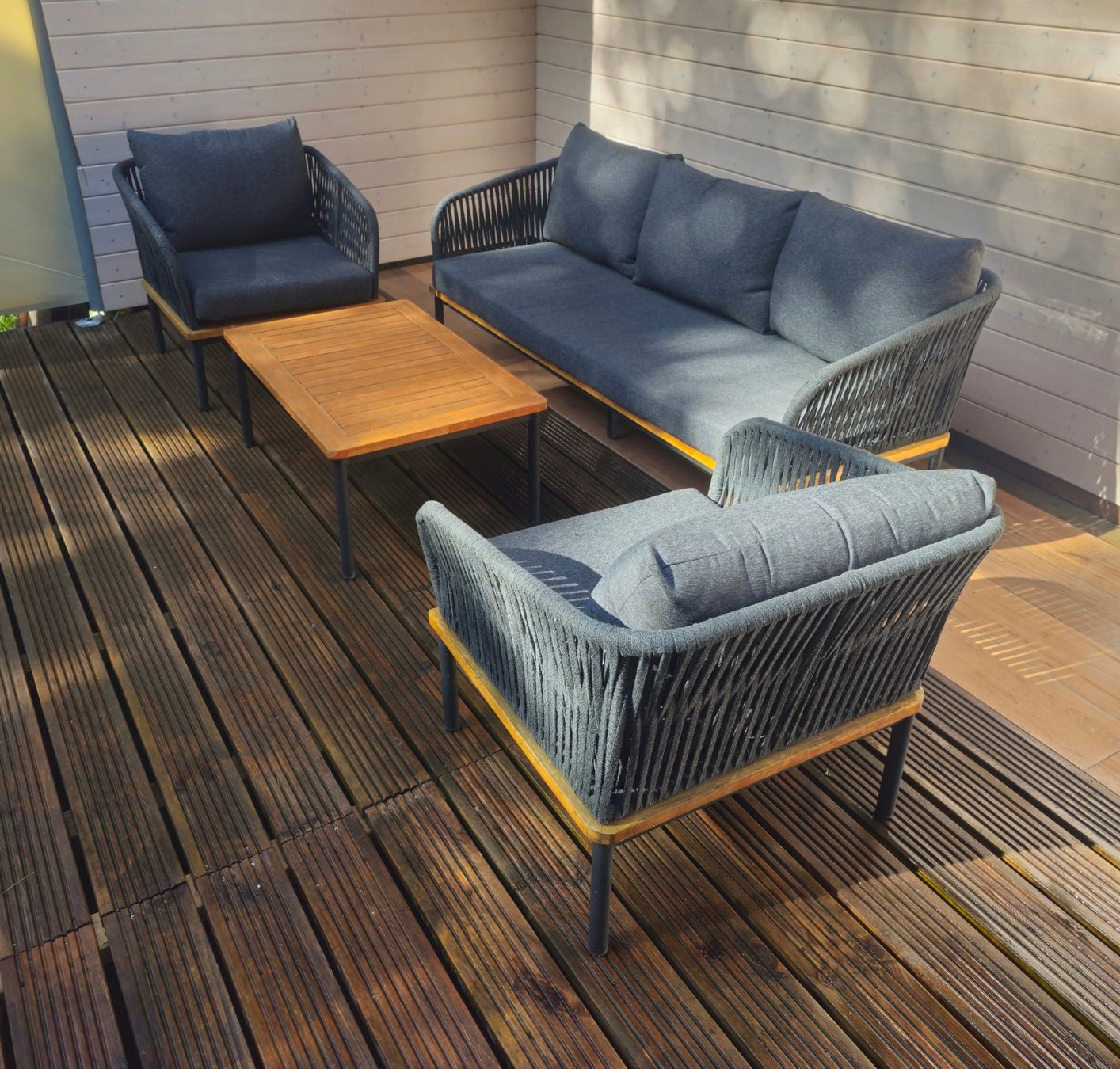 Divani: Gartenlounge Set mit Beistelltisch – Usato da Etzgen venduto da juj_b678