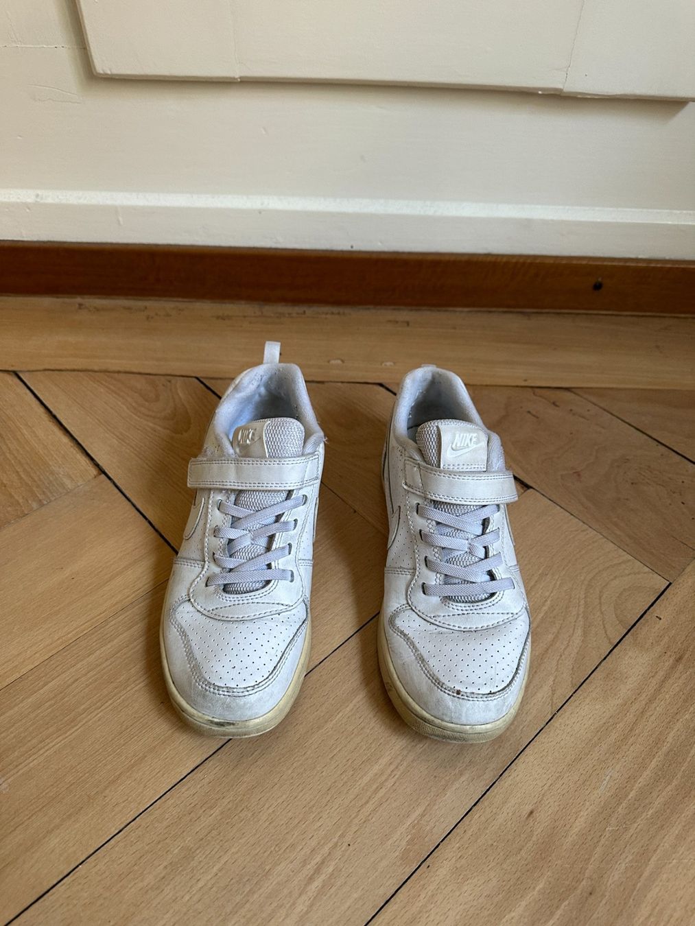 Nike Damenschuhe: NIKE - Sneaker weiss 35 – Gebraucht aus Zürich von Diazaio 1