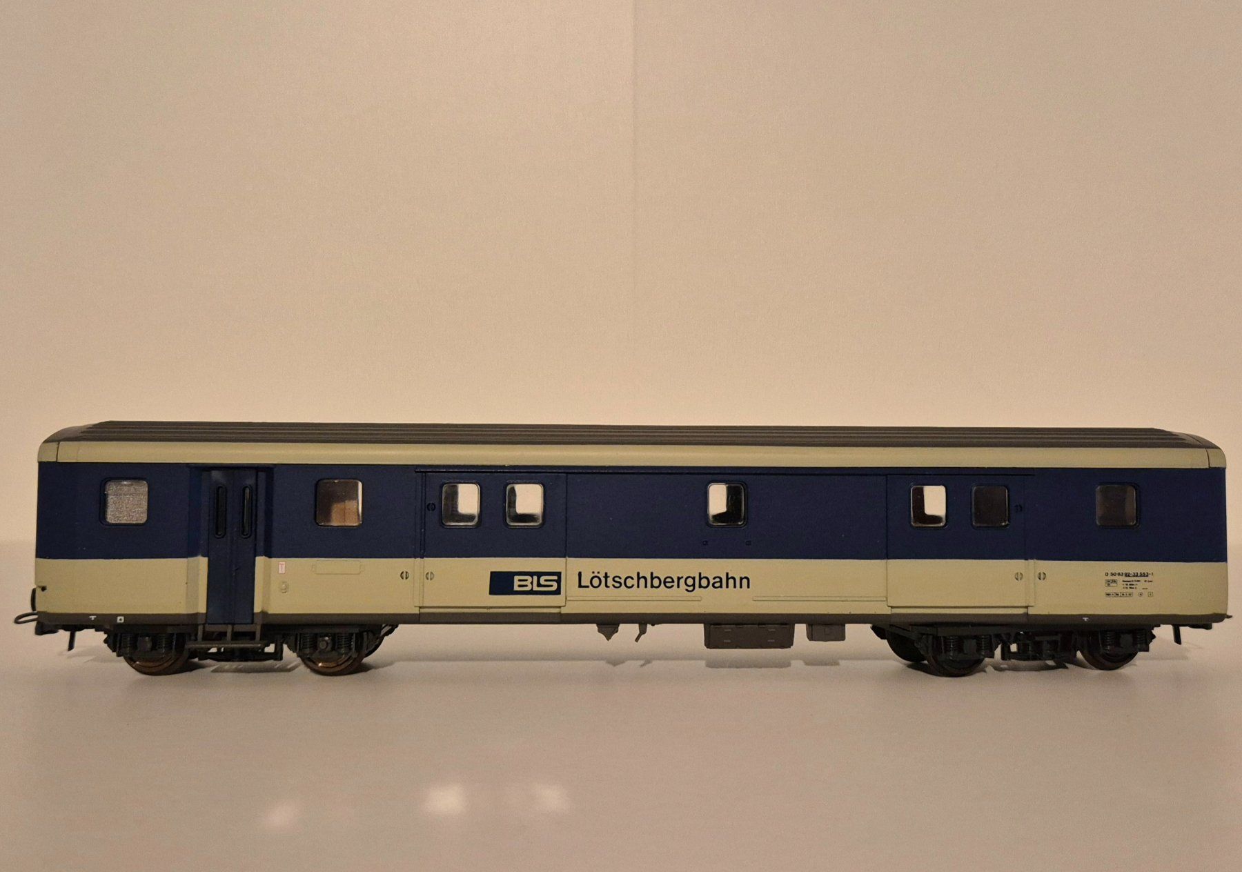 Roco Modellini di ferrovie: Roco BLS EW II Gepäckwagen – Usato da Wittenwil venduto da ced_q8j7