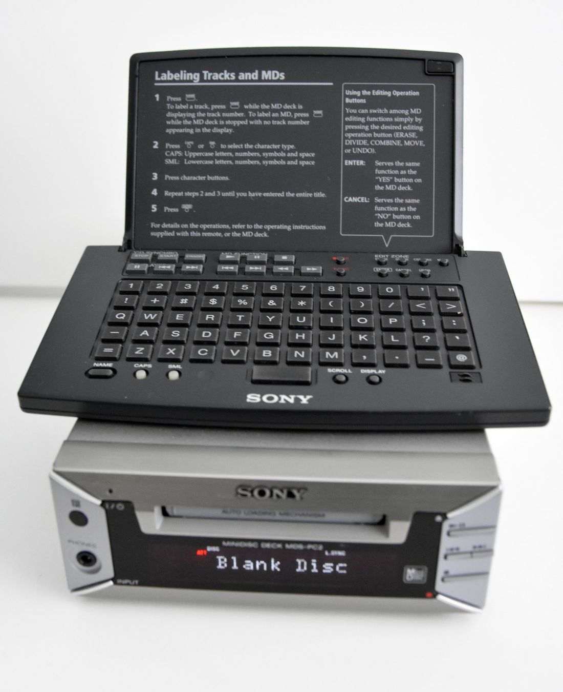 Sony Minidisc: SONY MiniDisk Deck MDS-PC2 inkl. RM-D11P – Usato da Künten venduto da Arktisde
