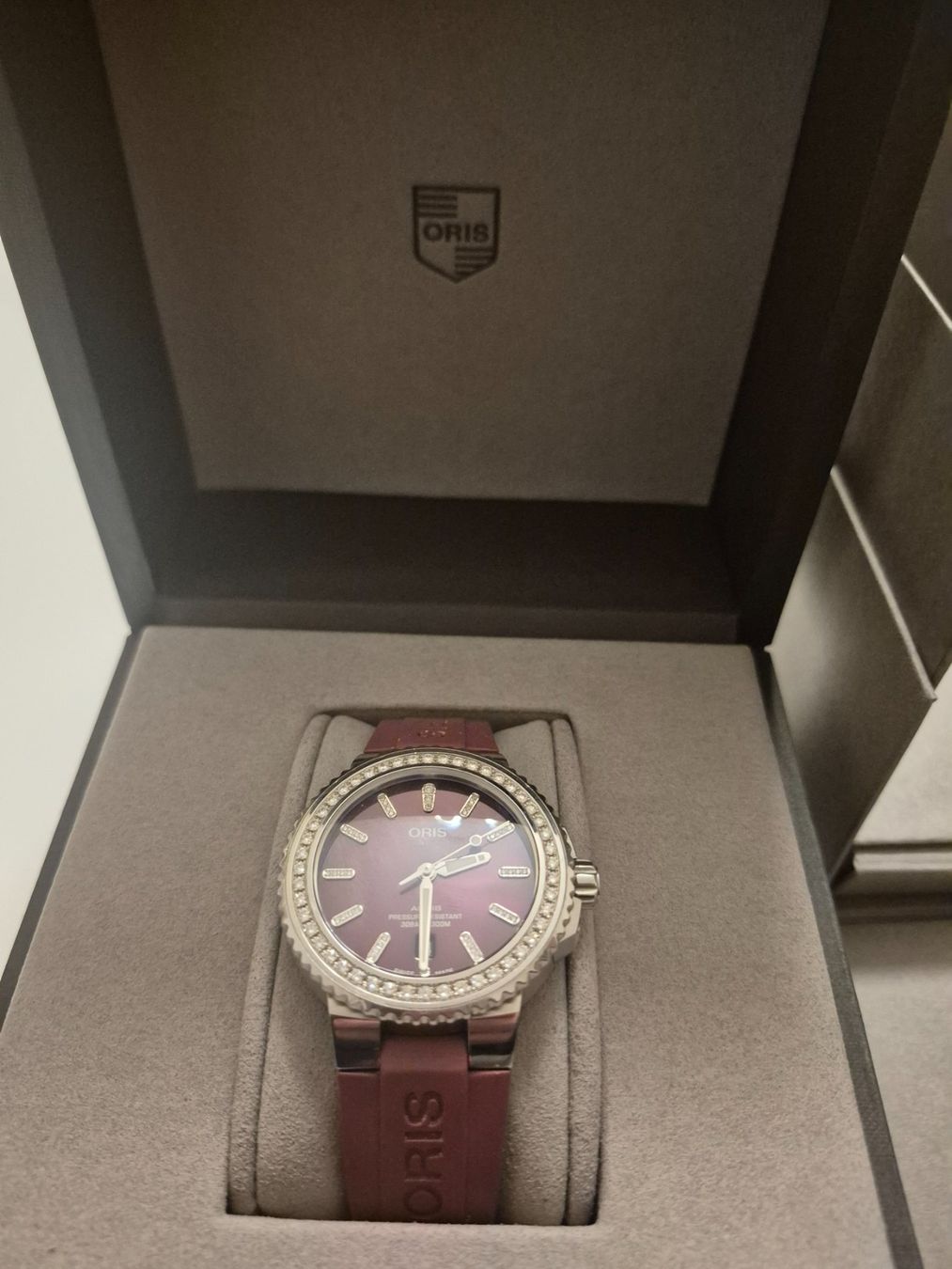 Oris Orologi: Oris Aquis Date Diamonds – Nuovo (secondo la descrizione) da Oberdorf SO venduto da syb_nld6