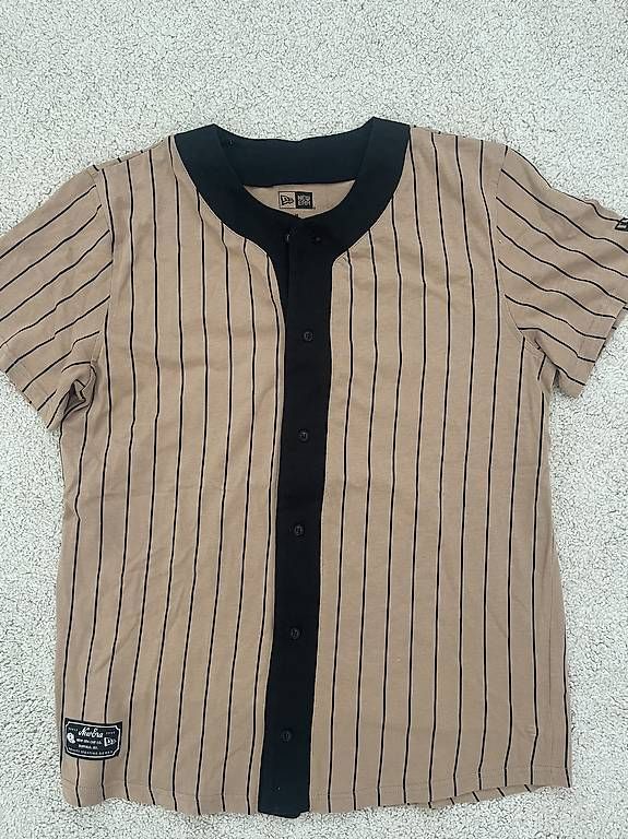 T-shirt: T-Shirt – Usato da Düdingen venduto da sahli89