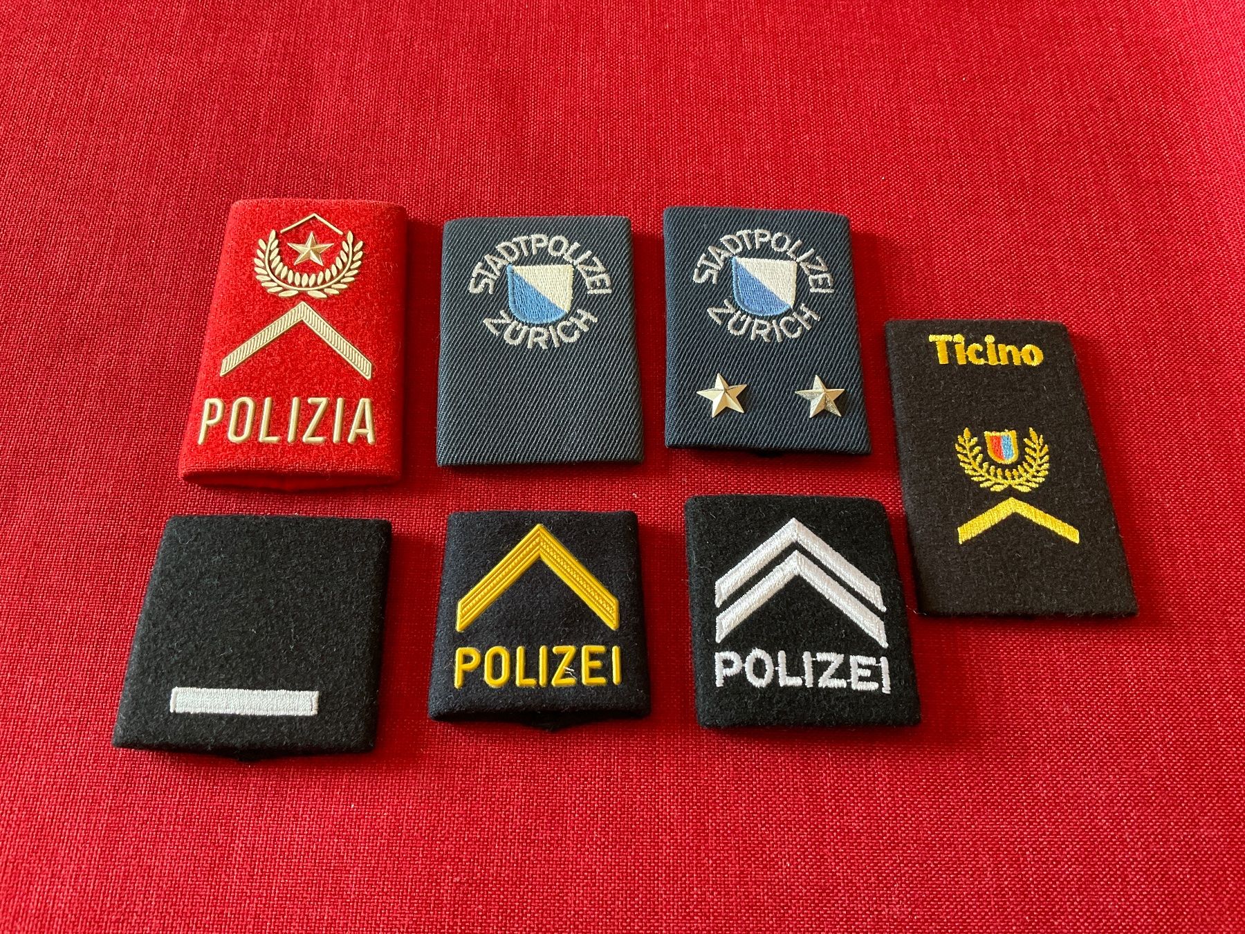 Placchette & Badge: Vintage Polizei Abzeichen – Usato da Lugano venduto da Persepolis