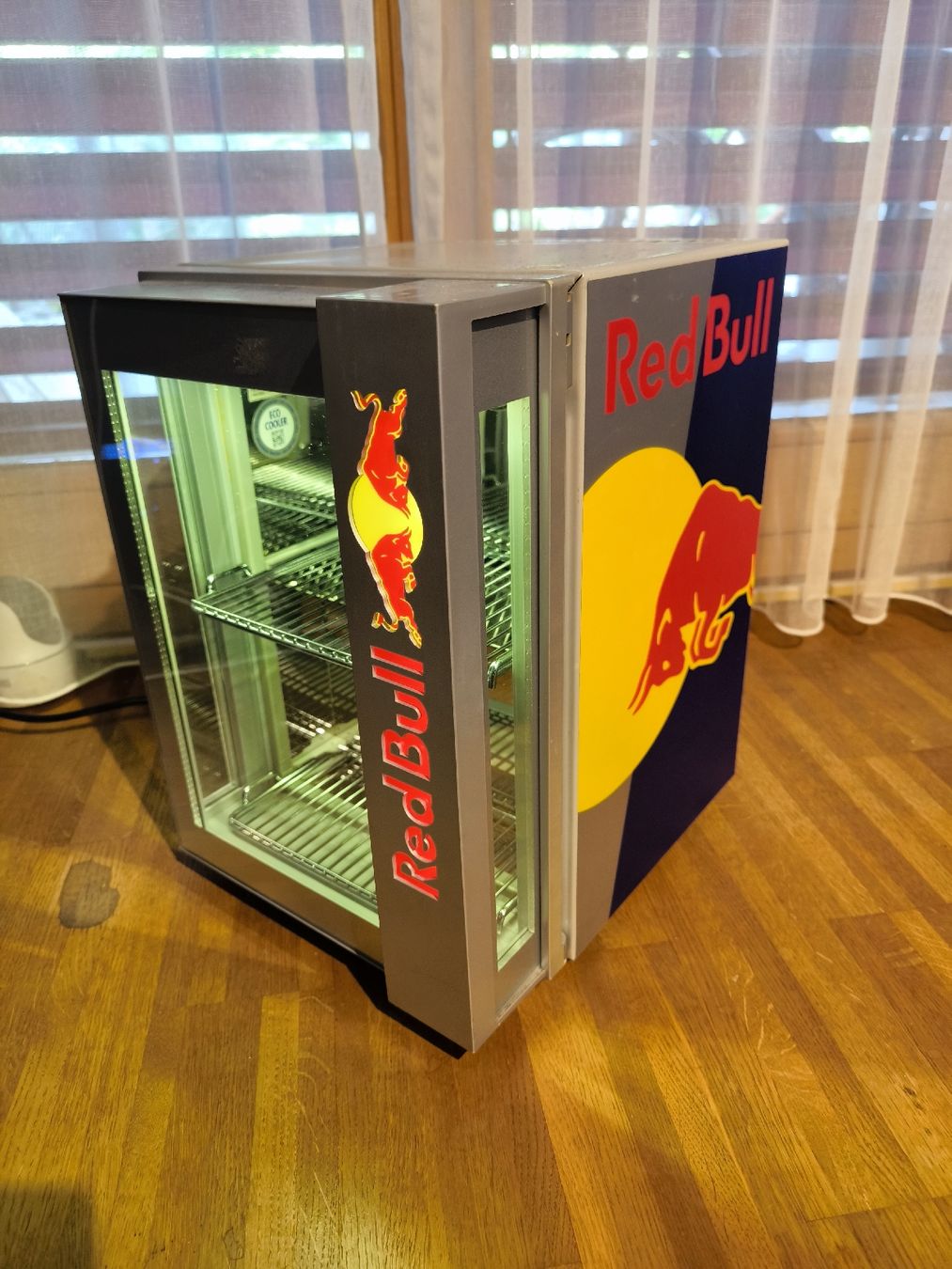 Red Bull Réfrigérateurs: Redbull mini Kühlschrank – D'occasion à Meiringen par Technik91