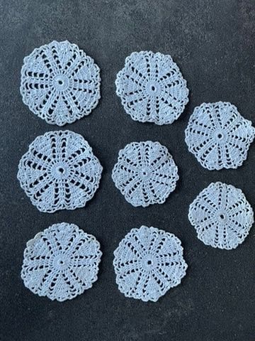 Tutte le decorazioni: Napperons au crochet  -  Häkeldeckchen – Nuovo (secondo la descrizione) da Arzier-Le Muids venduto da WinT078