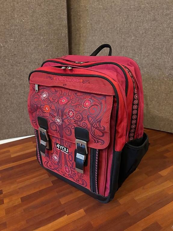 Borse & Zaini: 4YOU Schulrucksack in rot – Usato da Dörflingen venduto da By123