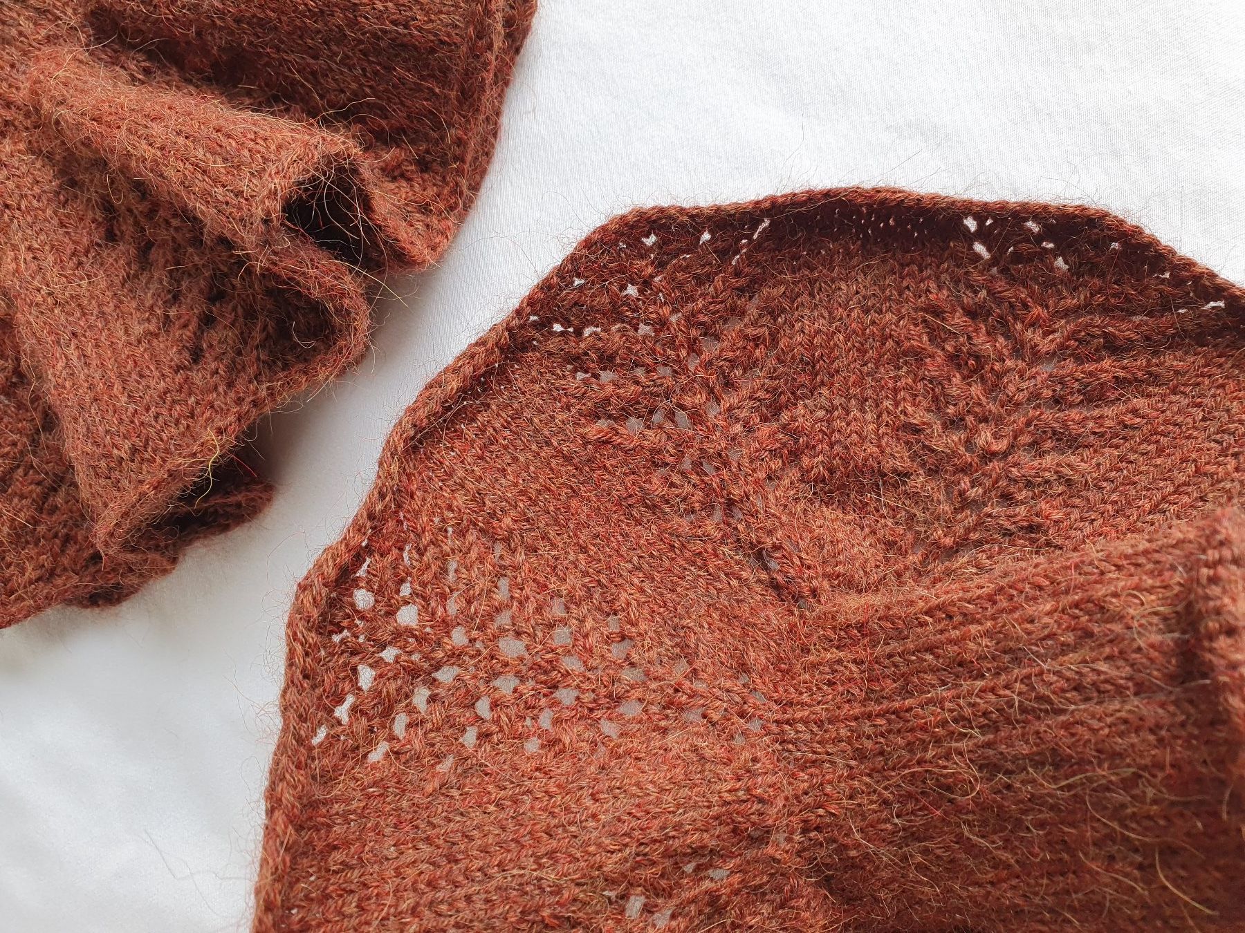 Guanti & manicotti: Pulswärmer, Handgestrickt, Handstulpen, Geschenk – Nuovo e nell'imballaggio originale da Neunkirch venduto da Sandramay 2