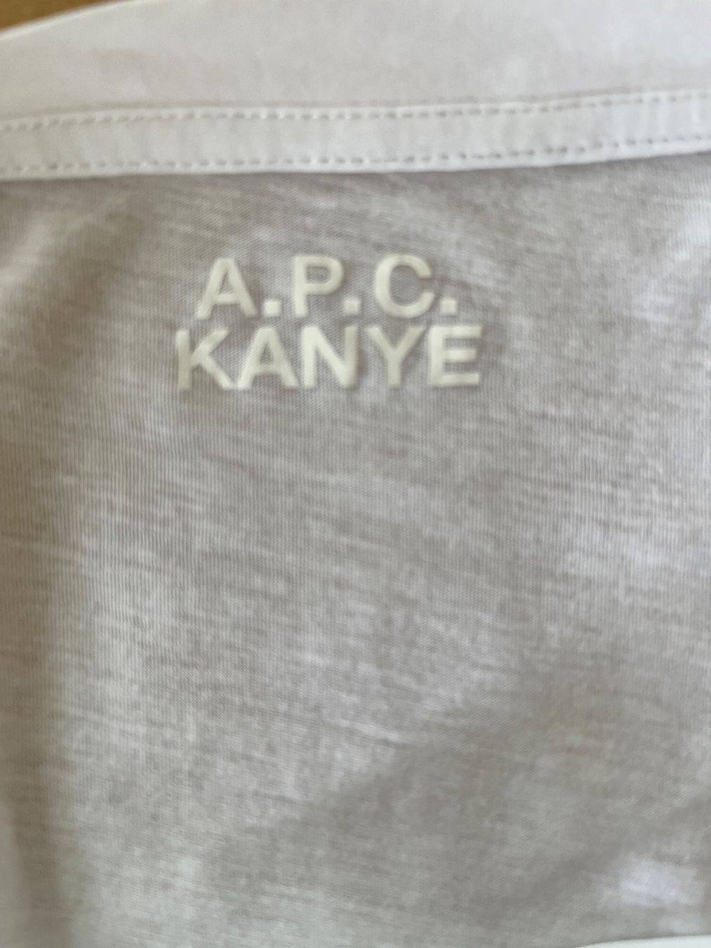 Apc T-shirt: APC Kanye West T-Shirt Collabo – Usato da Zürich venduto da kuengka 2