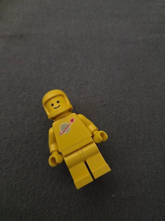 Kit di costruzioni: Lego Space Minifigur Gelb – Usato da Zürich venduto da jil_pyn9 1