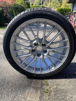 NEUE Aston Martin Felgen und Reifen für Vintage V8 Model