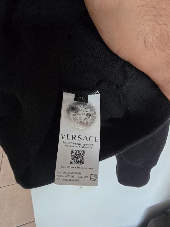 Versace Maglioni & Felpe: VERSACE Pullover Originale – Usato da Bellinzona venduto da ju_1605 2