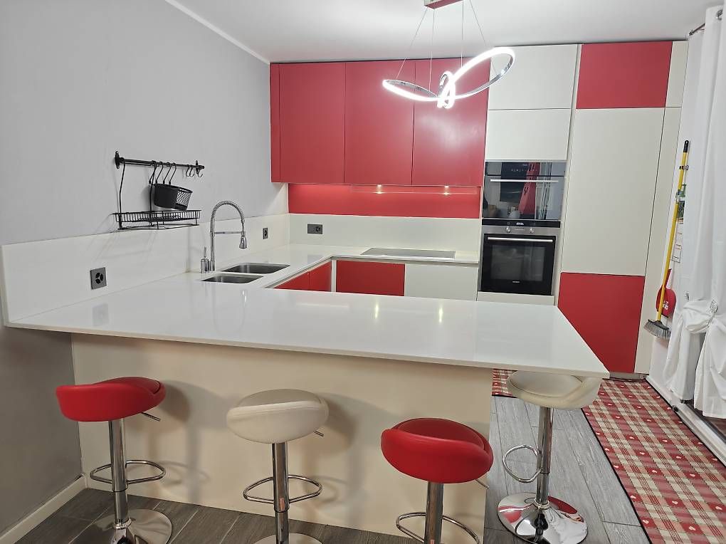 Komplettküchen: Regalo cucina completa modulnova – Gebraucht aus Roveredo GR von pao_h68d