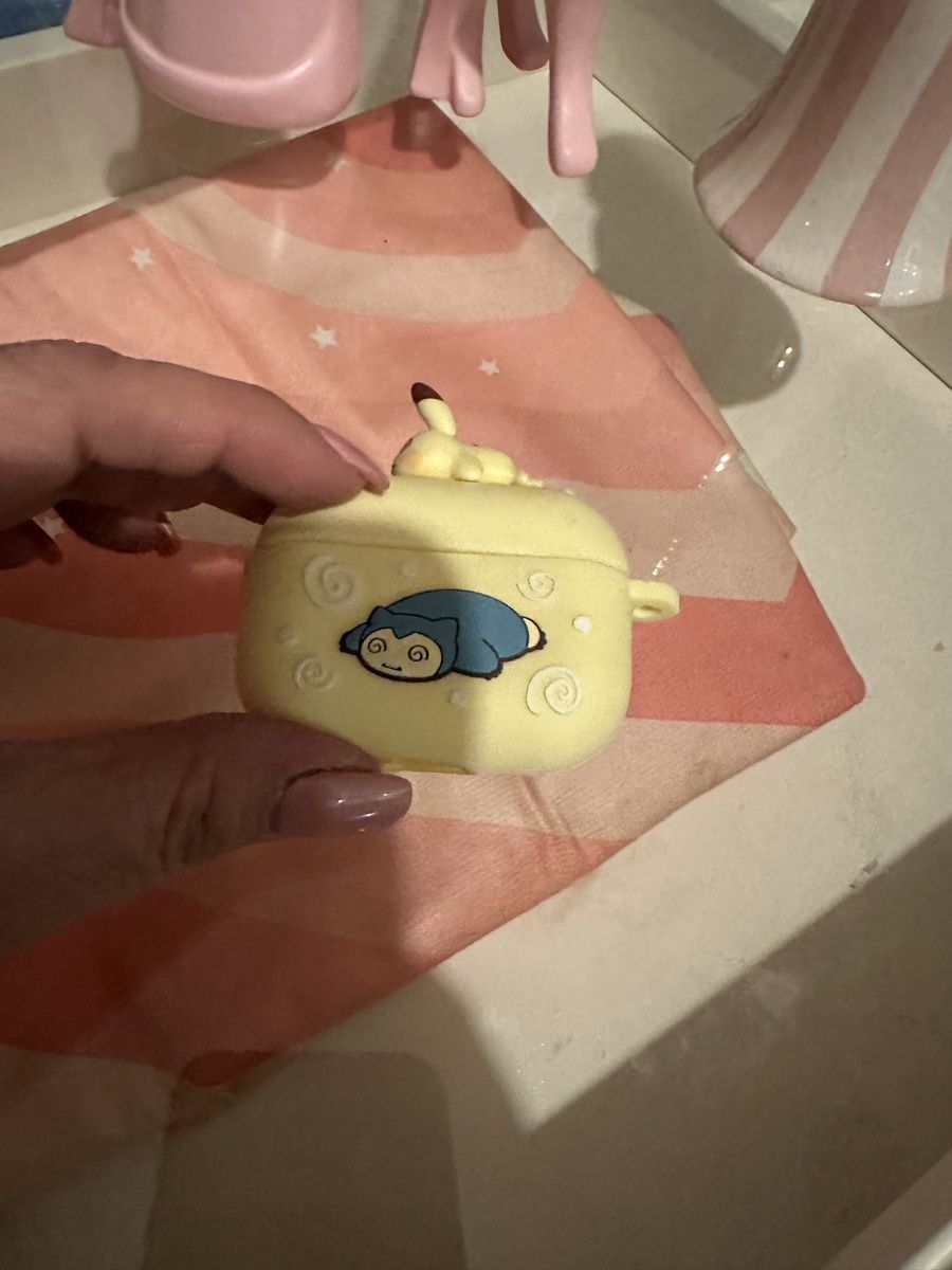 Covers & Schutzfolien: Pokemon Center airpods pro case – Gebraucht aus Mendrisio von ketolin