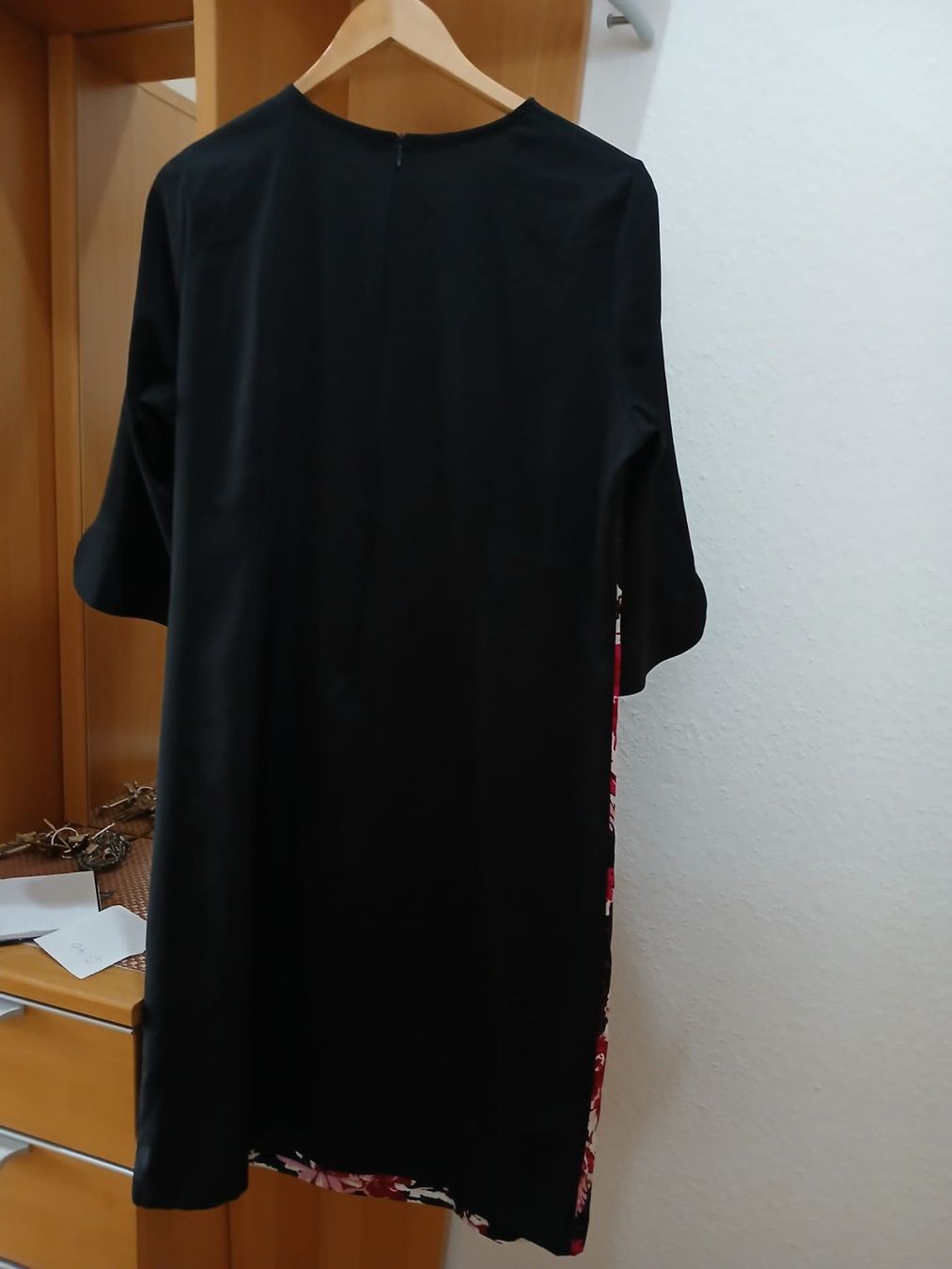Vestiti: Blumenkleid, Gr. 42, neuwertig – Nuovo (secondo la descrizione) da Zug venduto da vik_8fdf 1