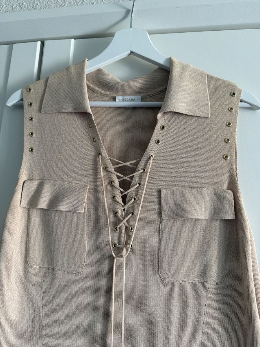 Escada Kleider: Escada Strickkleid beige Grösse 40 neuwertig – Gebraucht aus Tägerwilen von Auster1 1