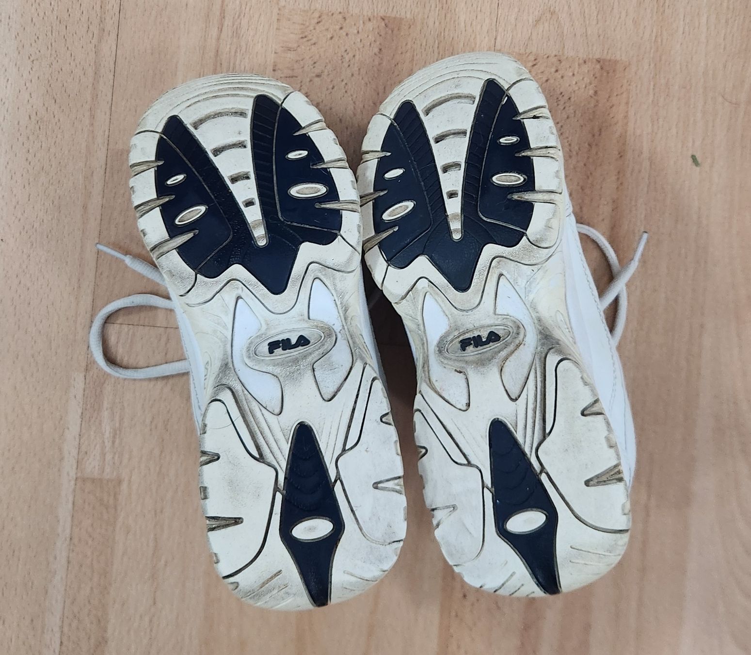 Fila Scarpe da donna: Baskets Fila blanches modèle Disruptor 36 – Usato da Niedergösgen venduto da Eva2410 4