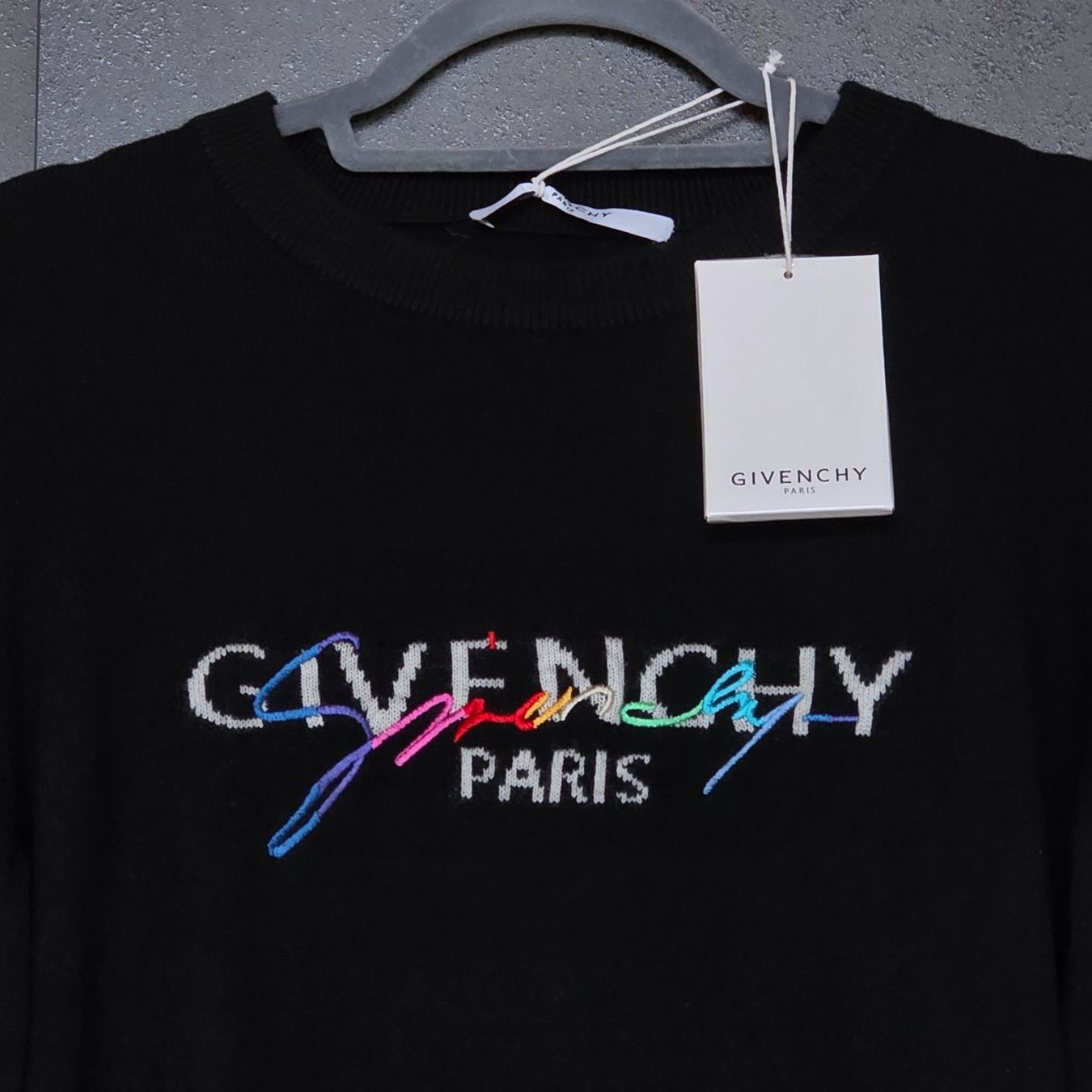 Givenchy Pullover & Sweatshirts: 🐸 GIVENCHY RAINBOW LOGO PULLOVER FLAUSCHIGE BAUMWOLLE NEU – Neu und originalverpackt aus Môtier (Vully) von Frogs 2