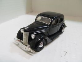 FORD V8 PILOT  1949 DINKY TOYS  1:43