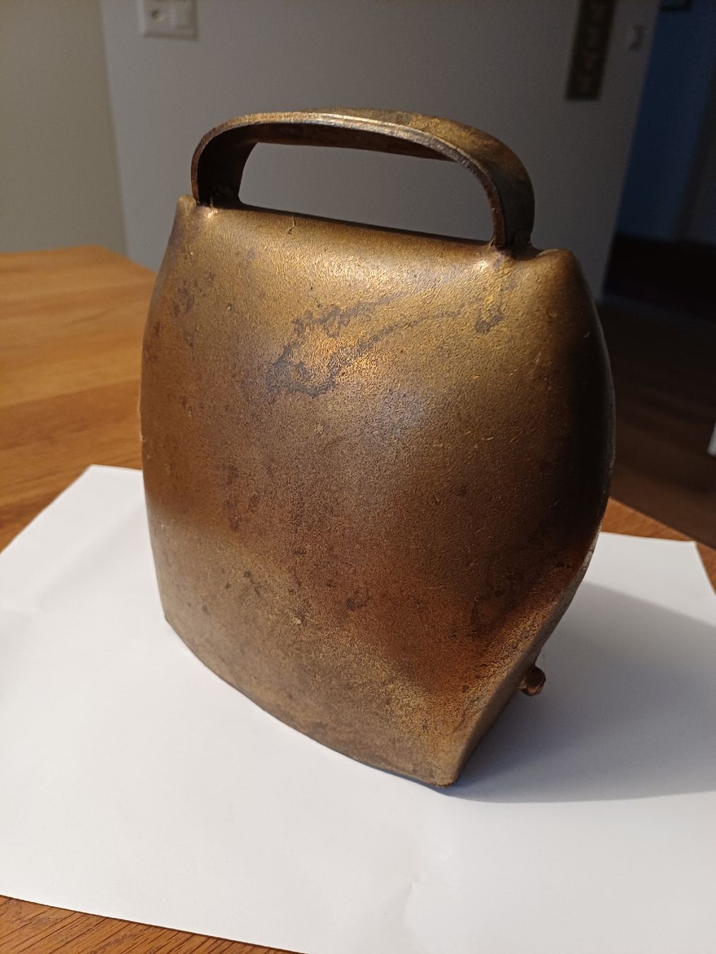 Glocken & Treicheln: Wunderschöne Glocke, Treichle, mit schönem klang..... – Gebraucht aus Zuckenriet von Res. 2