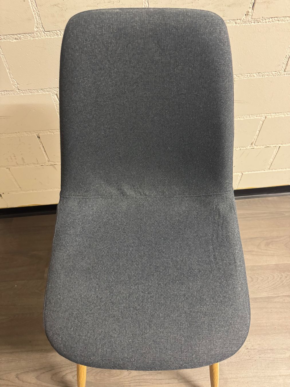 Stühle: Two Dining Chairs: Dark Grey Fabric & Oak-Look Legs x2 – Gebraucht aus Zürich von let_l7hl 1