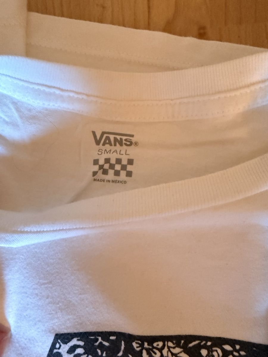 Levi's T-shirt: 3 Tshirts Levis & Vans taille S – Usato da Chippis venduto da Nounourslola 2