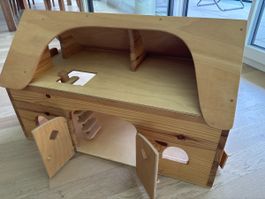 Maison de poupée bergerie en bois Verneuert. Comme neuf!