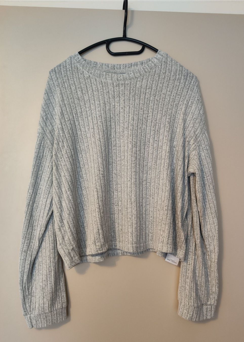 Pulls & Sweat-shirts: Pullover Cropped gr. 44/46 – Neuf (Voir description) à Reinach BL par chilller92