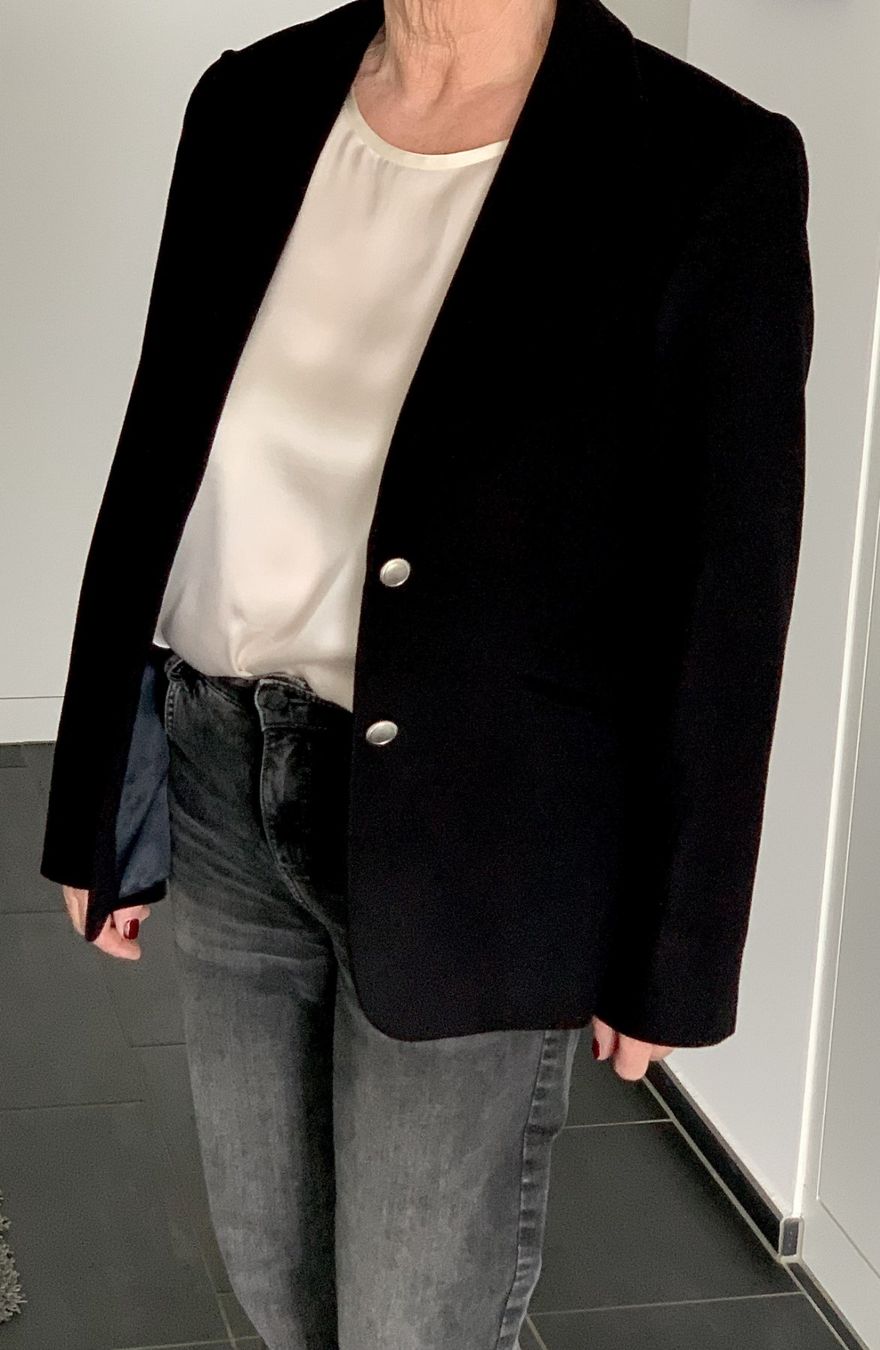 Madeleine Giacche: Modischer Blazer Gr.: 42 schwarz von Madeleine – Nuovo (secondo la descrizione) da Wil SG venduto da horizonte254